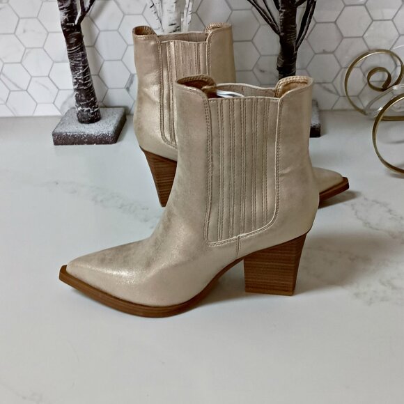 NEW! MIA PRAIRIE GOLD ANKLE BOOTS - Picture 5 of 5